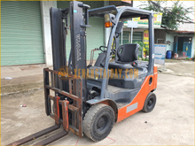 Xe nâng Xăng TOYOTA 02-8FGL15
