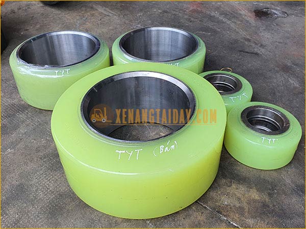 Bánh PU xe nâng điện đứng lái
