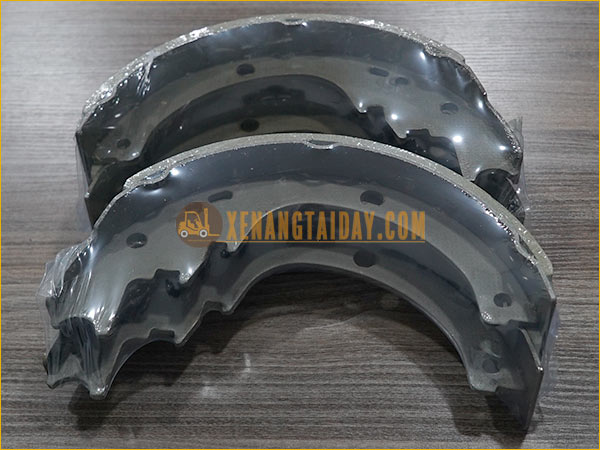 Bộ guốc và bố thắng (má phanh) xe nâng điện ngồi lái SINKOBE 2 ~ 2.5 tấn