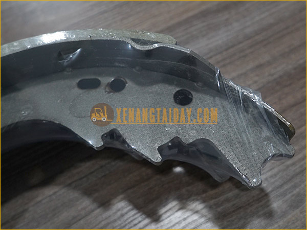 Bộ guốc và bố thắng (má phanh) xe nâng điện ngồi lái SINKOBE 2 ~ 2.5 tấn
