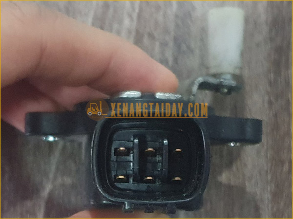 Cảm biến chân ga xe nâng TCM