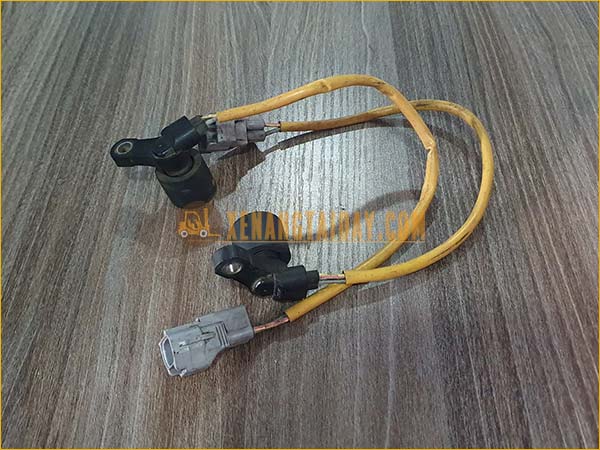 Cảm biến chân lái xe nâng điện đứng lái TOYOTA