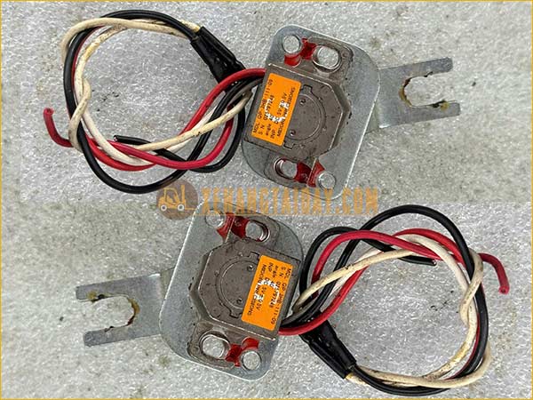 Cảm biến góc cần gạt xe nâng điện KOMATSU QP-3HB-111-09