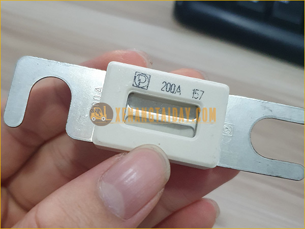 Cầu chì gốm 157 - 200A