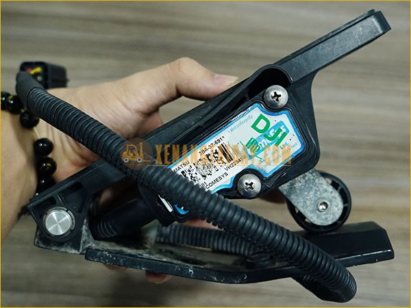Chân ga điện tử COMESYS FZ3-114-381 xe nâng điện ngồi lái KOMATSU