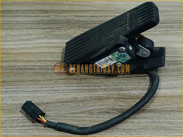 Chân ga điện tử COMESYS FZ3-114-381 xe nâng điện ngồi lái KOMATSU