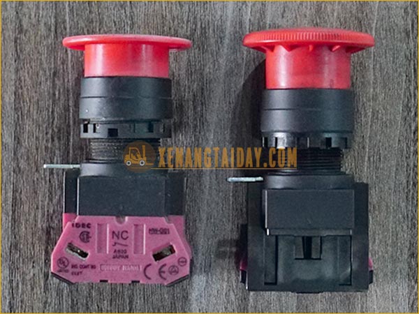 Công tắc khẩn cấp xe nâng điện