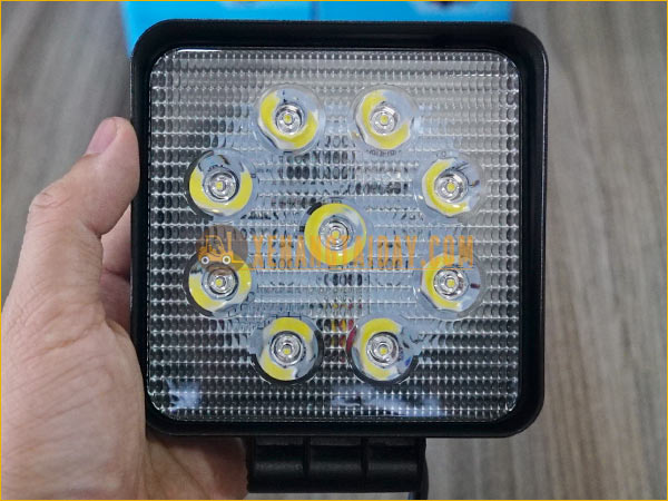 Đèn pha LED vuông 9 bóng chiếu sáng cho xe nâng