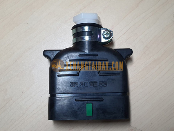 Giắc Điện 3 Pha Dương Và Âm 30A - 250V (Giắc Thẳng)
