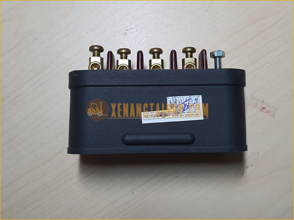 Giắc Điện 3 Pha Dương Và Âm 30A - 250V (Giắc Thẳng)