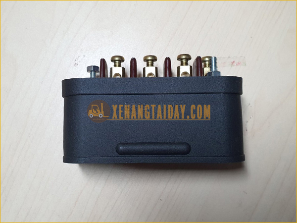 Giắc Điện 3 Pha Dương Và Âm 30A - 250V (Giắc Thẳng)