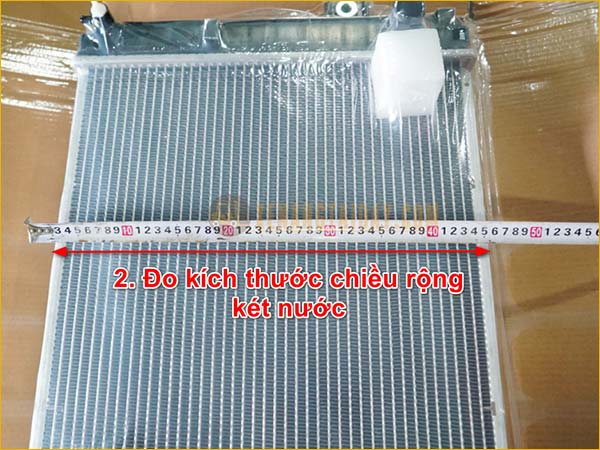 Két nước giải nhiệt động cơ xe nâng TOYOTA 2.5 tấn, đời 8