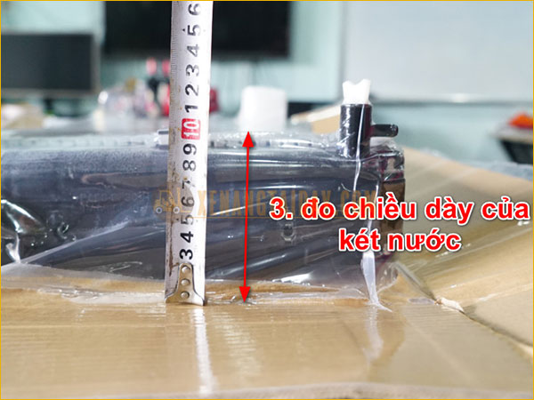 Két nước giải nhiệt động cơ xe nâng TOYOTA 2.5 tấn, đời 8