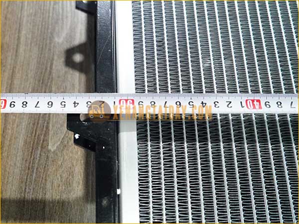 Két nước giải nhiệt động cơ xe nâng MITSUBISHI 1.5 tấn