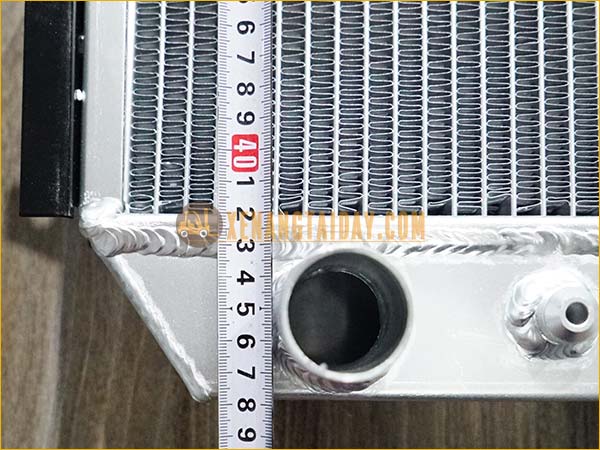 Két nước giải nhiệt động cơ xe nâng MITSUBISHI 1.5 tấn