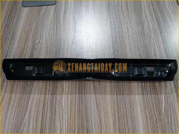 Ốp nhựa bộ đèn hậu xe nâng điện ngồi lái KOMATSU