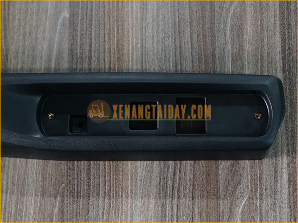 Ốp nhựa bộ đèn hậu xe nâng điện ngồi lái KOMATSU