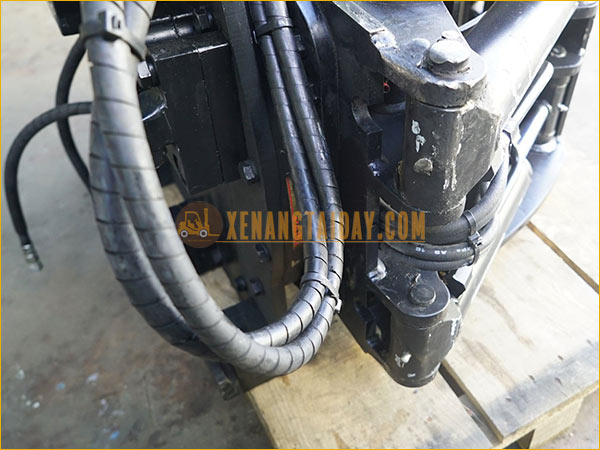Phụ kiện Kẹp tròn Xe nâng