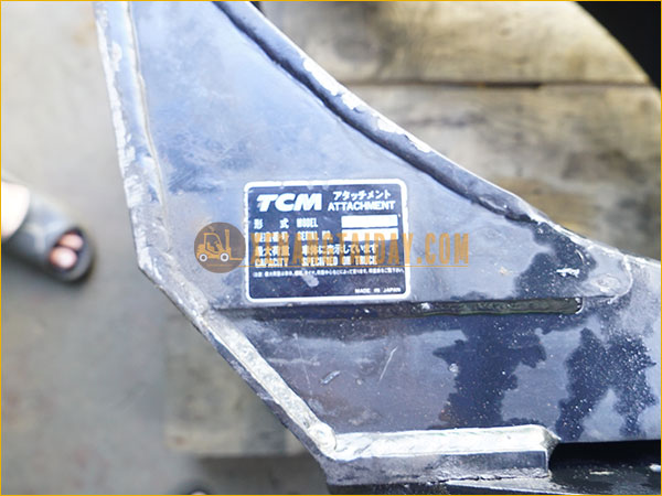 Phụ kiện Kẹp tròn Xe nâng