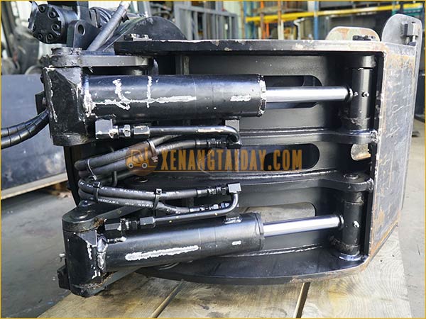 Phụ kiện Kẹp tròn Xe nâng