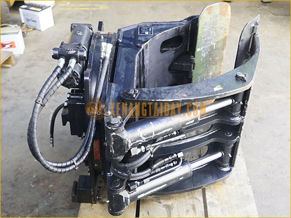 Phụ kiện Kẹp tròn Xe nâng