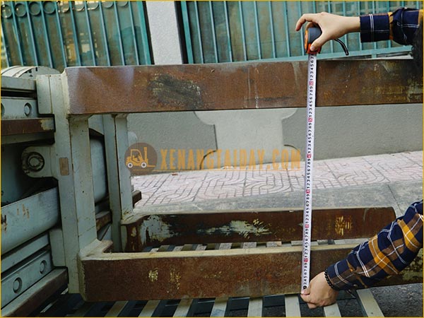 Phụ kiện Mâm xoay + Kẹp vuông Xe nâng