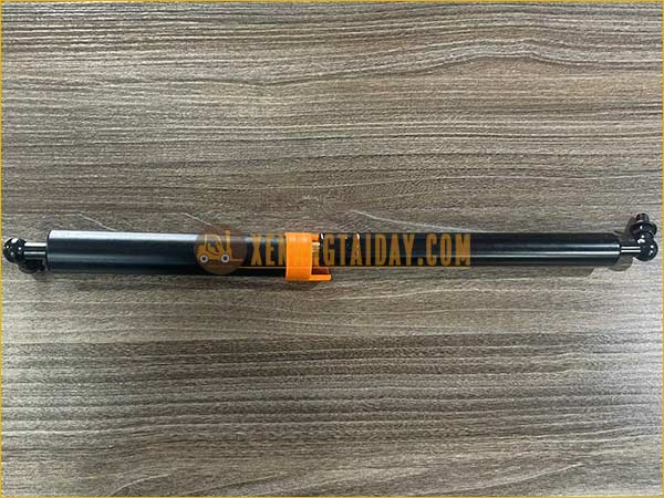 Ty giữ nắp capô xe nâng