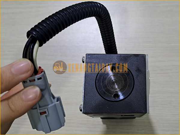 Van solenoid chuyển số 24V hiệu KBZ model TB01-G02-F4OV-LS-D24-30