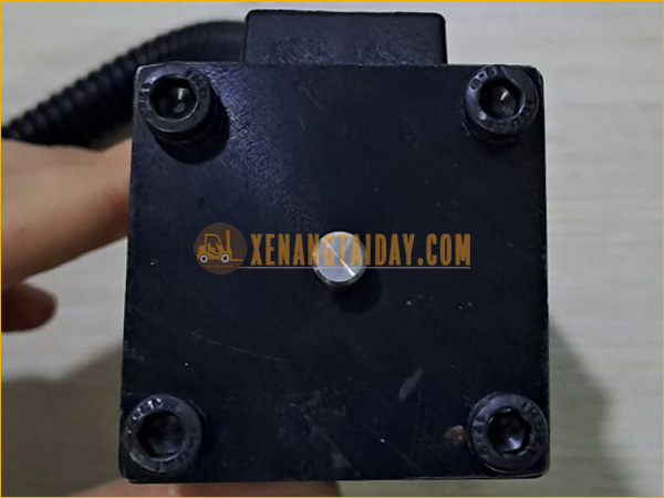 Van solenoid chuyển số 24V hiệu KBZ model TB01-G02-F4OV-LS-D24-30