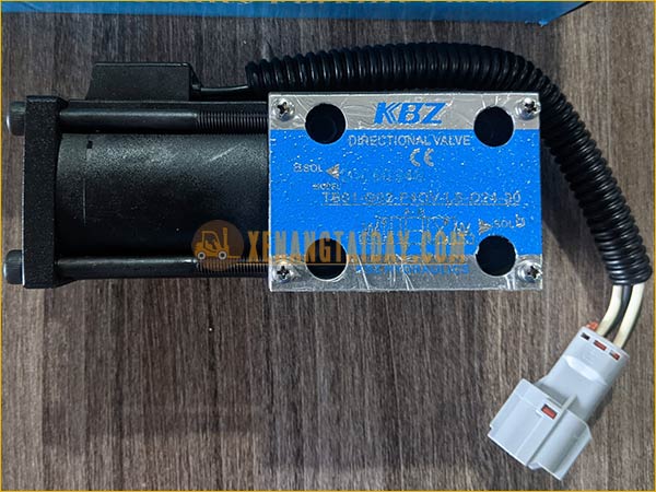 Van solenoid chuyển số 24V hiệu KBZ model TB01-G02-F4OV-LS-D24-30