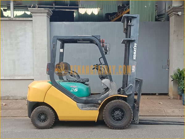 Xe nâng dầu KOMATSU FD25T-16