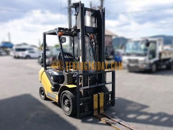 Xe Nâng Dầu KOMATSU FD25T-17