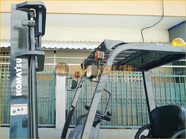 Xe nâng dầu KOMATSU FD25T-17