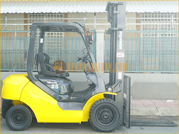 Xe nâng dầu KOMATSU FD25T-17