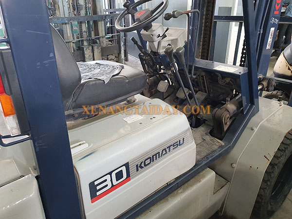 Xe nâng dầu KOMATSU FD30-11
