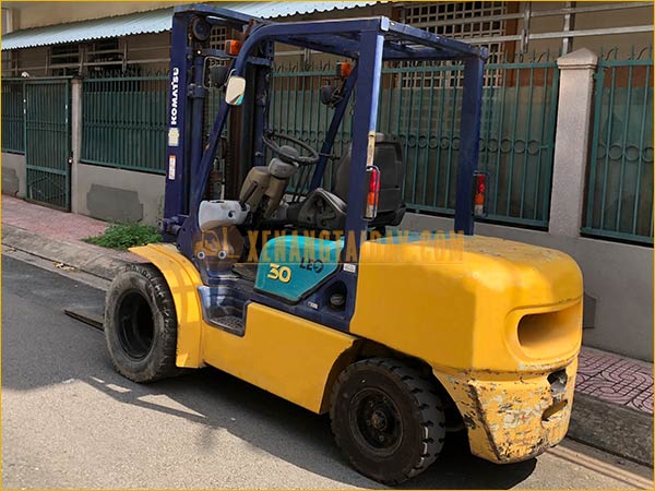 Xe Nâng Dầu KOMATSU FD30C-12