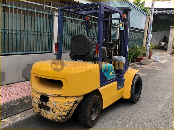 Xe Nâng Dầu KOMATSU FD30C-12