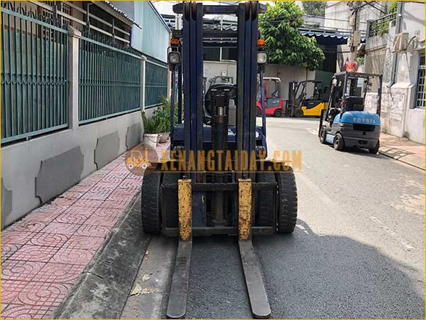 Xe Nâng Dầu KOMATSU FD30C-12
