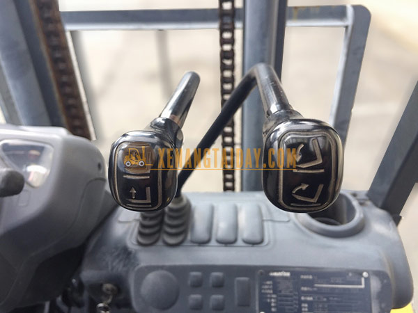 Xe Nâng Dầu KOMATSU FD30C-17