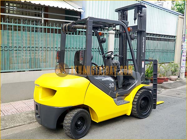 Hình ảnh xe nâng dầu 3.0 tấn Komatsu