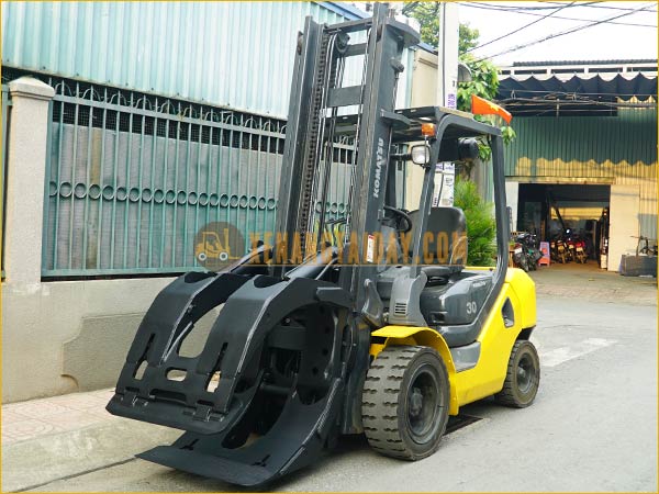 Xe nâng dầu KOMATSU FD30C-17