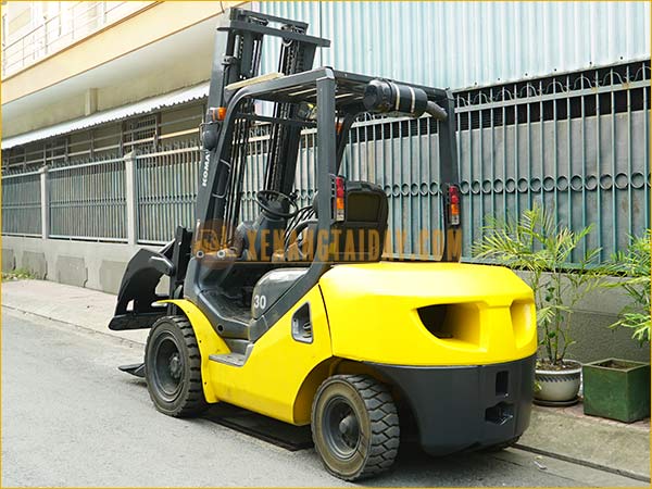 Xe nâng dầu KOMATSU FD30C-17