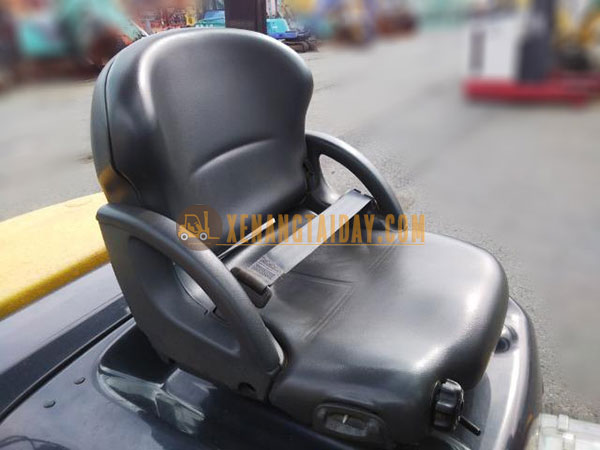 Xe nâng dầu KOMATSU FD30T-17