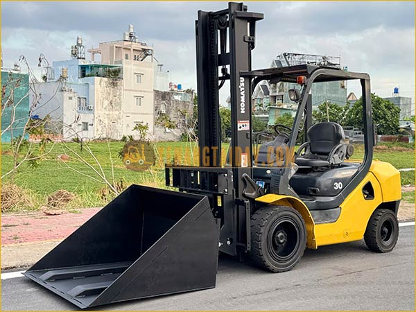 Xe nâng dầu KOMATSU FD30T-17