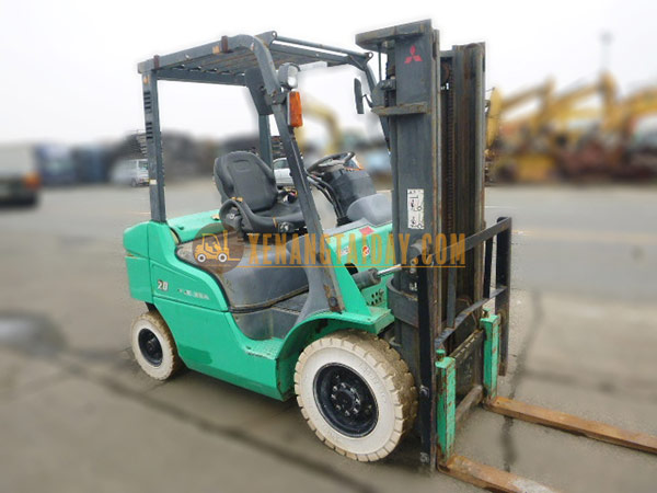Xe Nâng Dầu MITSUBISHI FD20T
