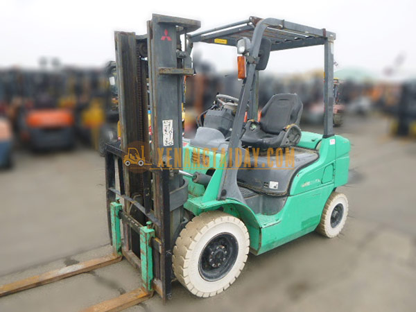 Xe Nâng Dầu MITSUBISHI FD20T