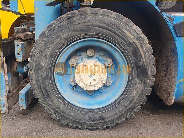 Xe nâng dầu MITSUBISHI FD25