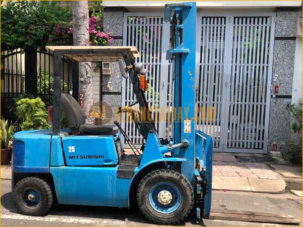 Xe nâng dầu MITSUBISHI FD25