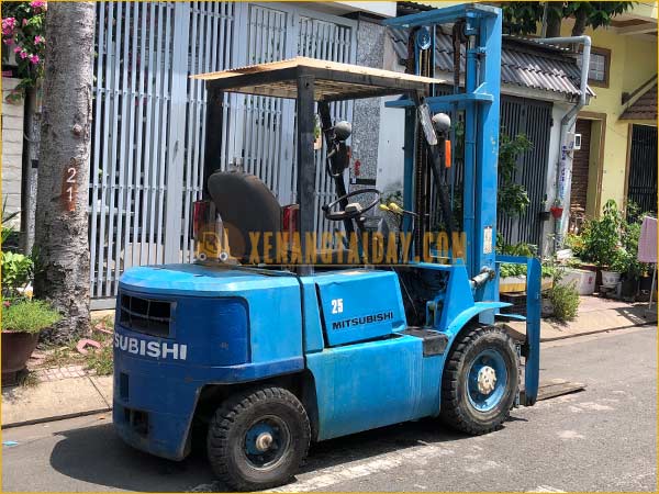 Xe nâng dầu MITSUBISHI FD25