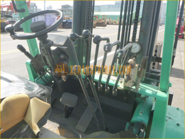 Xe nâng dầu MITSUBISHI FD35